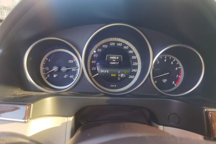 Used Mercedes-Benz E-Class 2015 Revised E 260 L Odometer Close Up