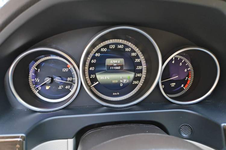 Used Mercedes-Benz E-Class 2015 E 200 L Odometer Close Up