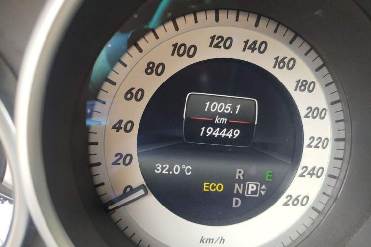 Used Mercedes-Benz E-Class 2015 E 260 L Sport & Fashion Model Odometer Close Up