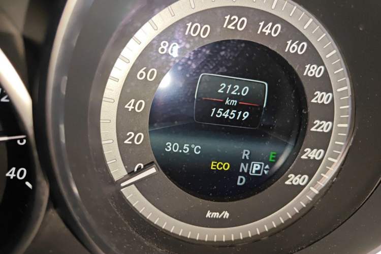 Used Mercedes-Benz E-Class 2015 E 200 L Odometer Close Up