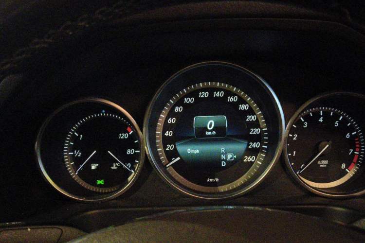 Used Mercedes-Benz E-Class 2015 Revised E 260 L Odometer Close Up
