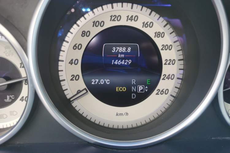 Used Mercedes-Benz E-Class 2015 Revised E 180 L Sport Edition Odometer Close Up