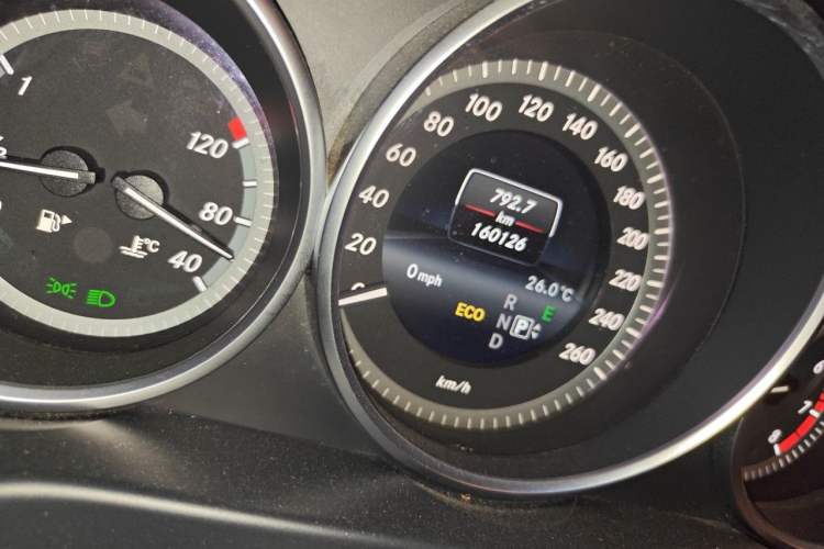 Used Mercedes-Benz E-Class 2015 E 200 L Odometer Close Up