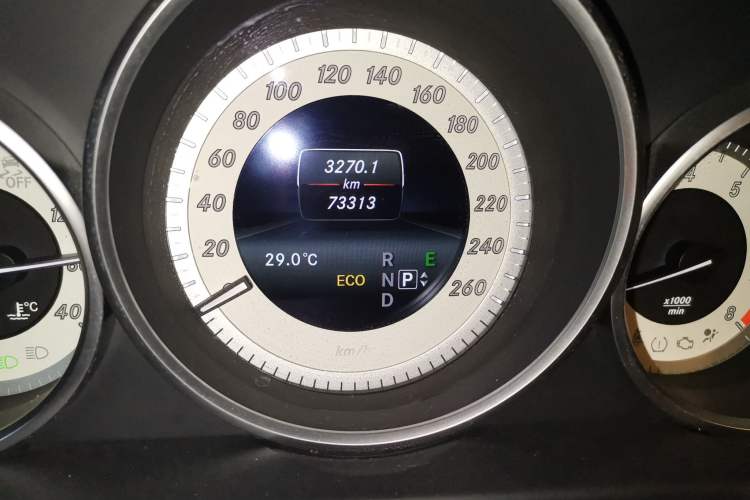Used Mercedes-Benz E-Class 2015 E 260 L Sport Edition Odometer Close Up