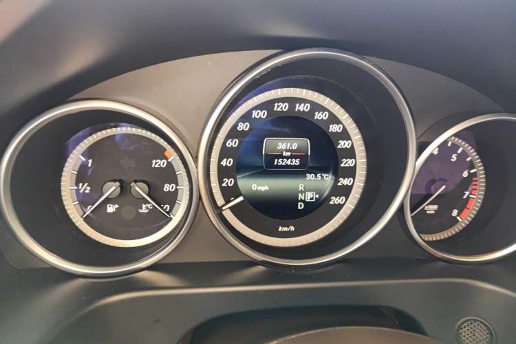 Used Mercedes-Benz E-Class 2015 E 200 L Odometer Close Up