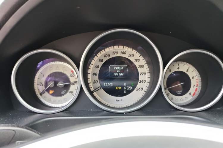 Used Mercedes-Benz E-Class 2015 Revised E 180 L Sport Edition Odometer Close Up