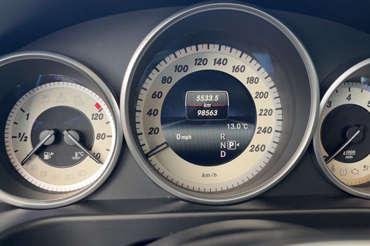 Used Mercedes-Benz E-Class 2015 Facelift E 200 L Odometer Close Up