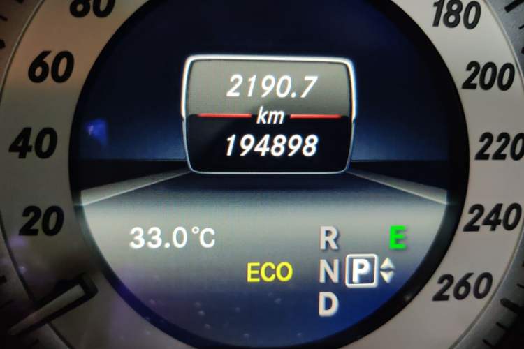 Used Mercedes-Benz E-Class 2015 Restyled E 260 L Sport Edition Odometer Close Up