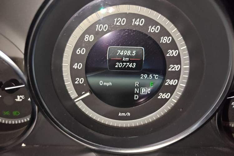 Used Mercedes-Benz E-Class 2015 E 200 L Odometer Close Up
