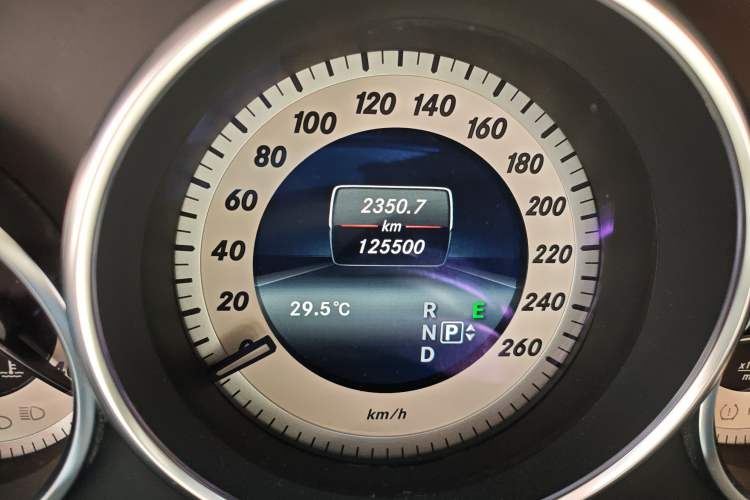 Used Mercedes-Benz E-Class 2015 E 320 L Sport 4MATIC Odometer Close Up
