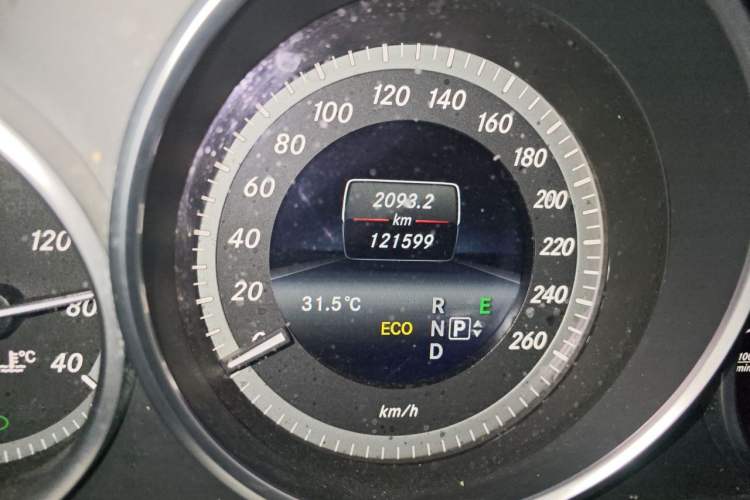 Used Mercedes-Benz E-Class 2015 Facelift E 200 L Odometer Close Up