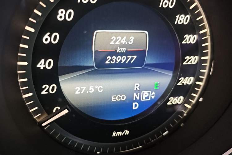 Used Mercedes-Benz E-Class 2015 E 180 L Odometer Close Up