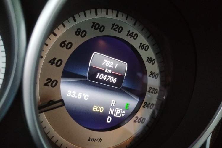 Used Mercedes-Benz E-Class 2015 E 200 L Sport Edition Odometer Close Up