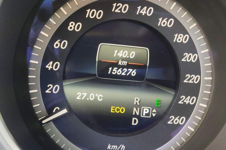 Used Mercedes-Benz E-Class 2015 Revised E 260 L Odometer Close Up