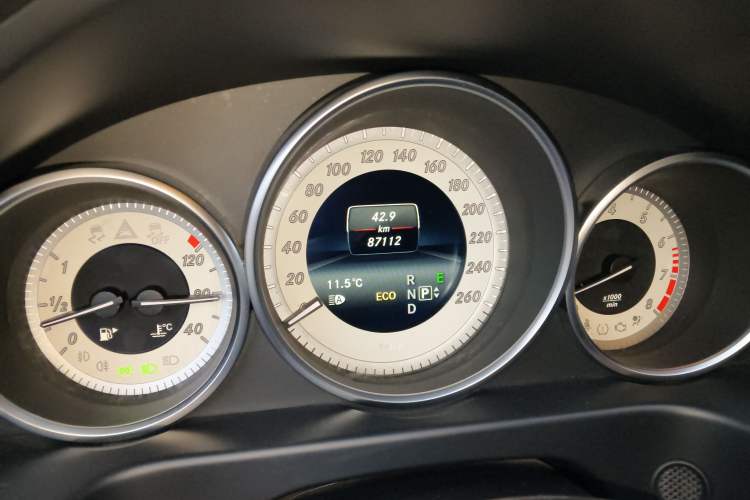 Used Mercedes-Benz E-Class 2015 E 260 L Sport Luxury Model Odometer Close Up