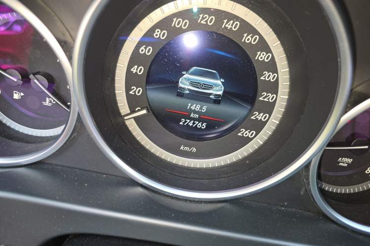 Used Mercedes-Benz E-Class 2015 E 200 L Odometer Close Up