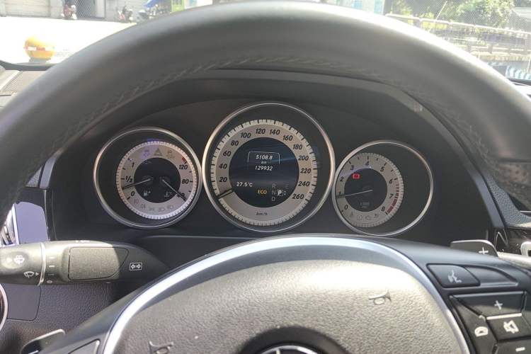 Used Mercedes-Benz E-Class 2015 E 260 L Sport & Fashion Model Odometer Close Up