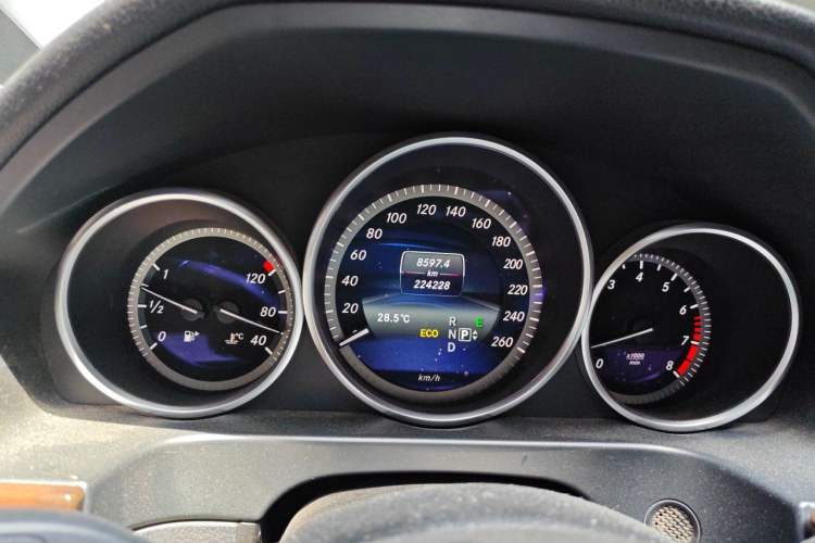 Used Mercedes-Benz E-Class 2015 E 260 L Luxury Model Odometer Close Up