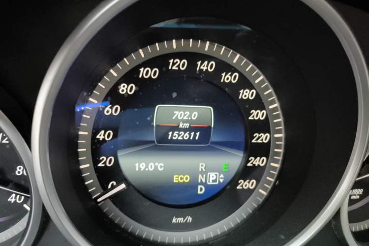 Used Mercedes-Benz E-Class 2015 Revised E 260 L Odometer Close Up