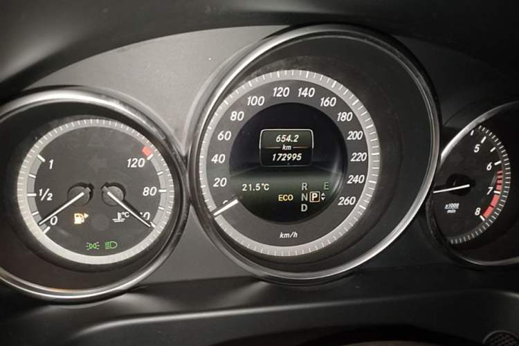 Used Mercedes-Benz E-Class 2015 E 200 L Odometer Close Up