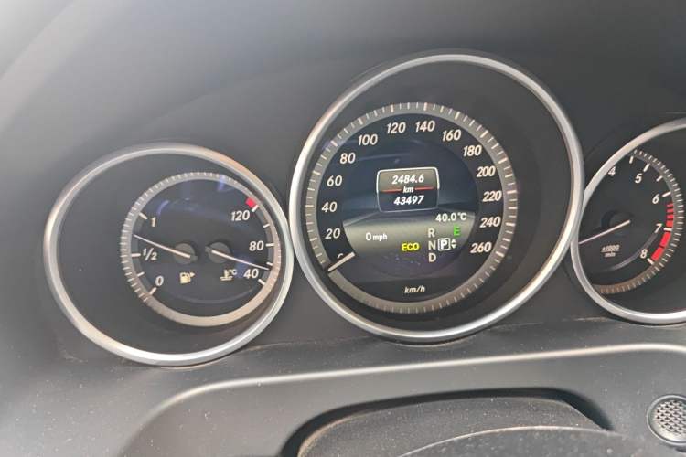 Used Mercedes-Benz E-Class 2015 E 320 L 4MATIC Odometer Close Up