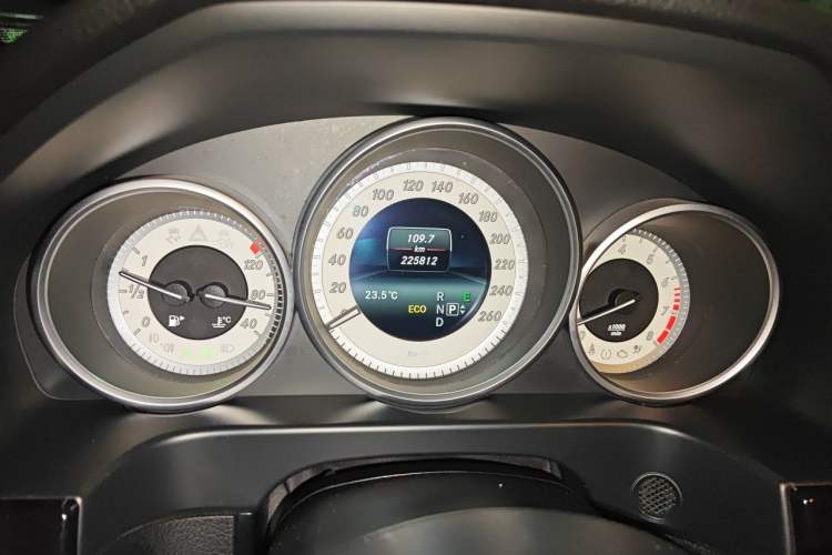 Used Mercedes-Benz E-Class 2015 Restyled E 260 L Sport Edition Odometer Close Up