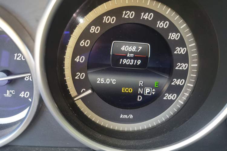 Used Mercedes-Benz E-Class 2015 Revised E 260 L Odometer Close Up