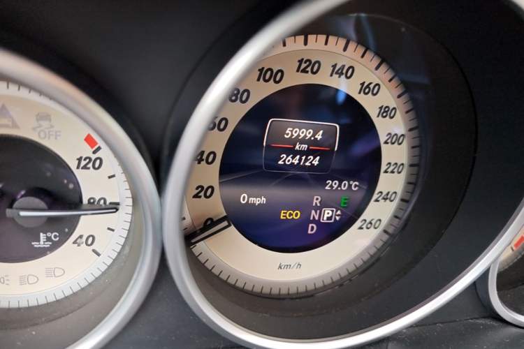 Used Mercedes-Benz E-Class 2015 E 260 L Sport Edition Odometer Close Up