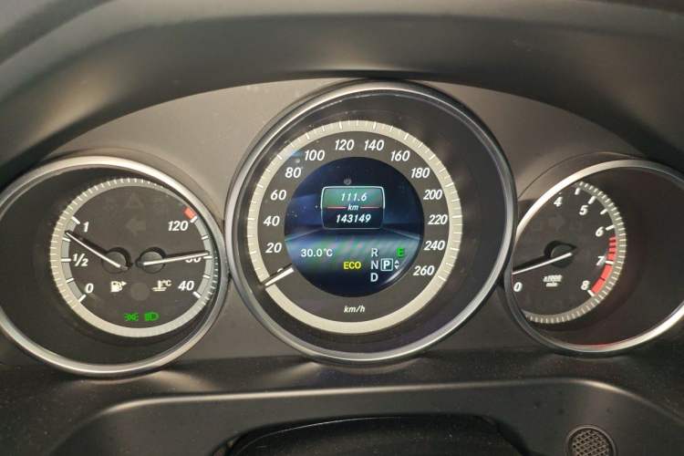 Used Mercedes-Benz E-Class 2015 E 200 L Odometer Close Up
