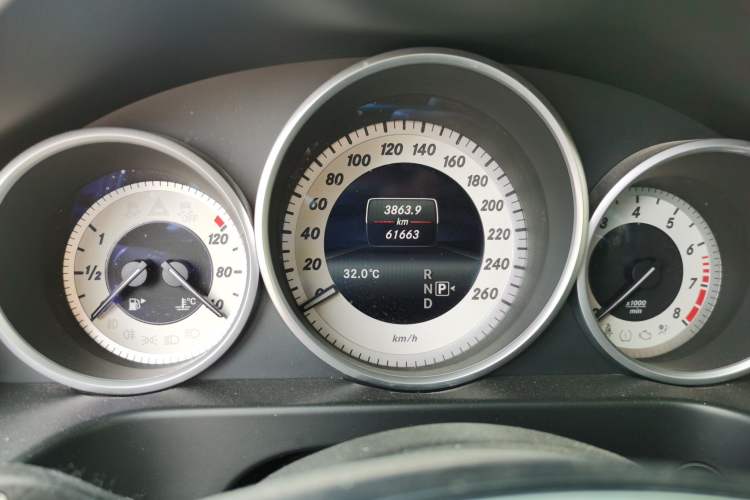 Used Mercedes-Benz E-Class 2015 Restyled E 260 L Sport Edition Odometer Close Up