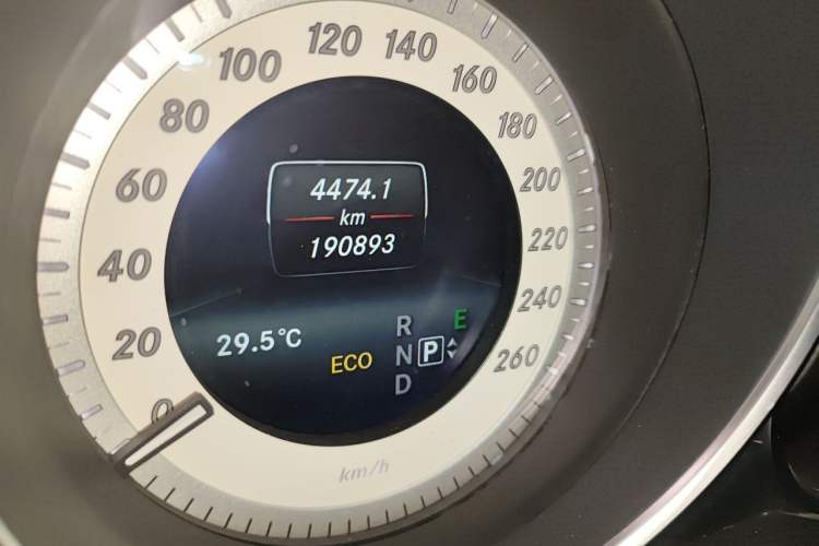 Used Mercedes-Benz E-Class 2015 E 260 L Sport Edition Odometer Close Up