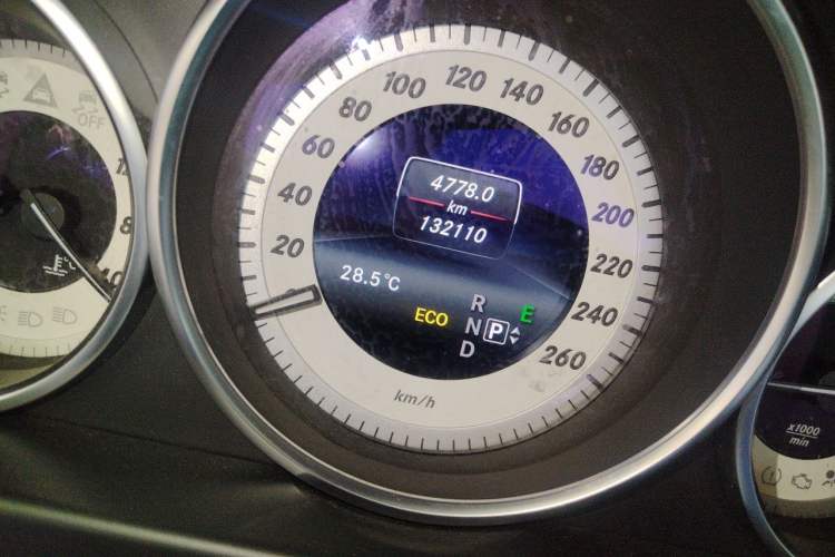 Used Mercedes-Benz E-Class 2015 E 260 L Sport & Fashion Model Odometer Close Up