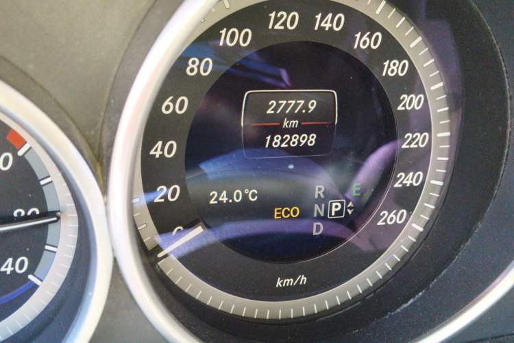 Used Mercedes-Benz E-Class 2015 E 260 L Odometer Close Up