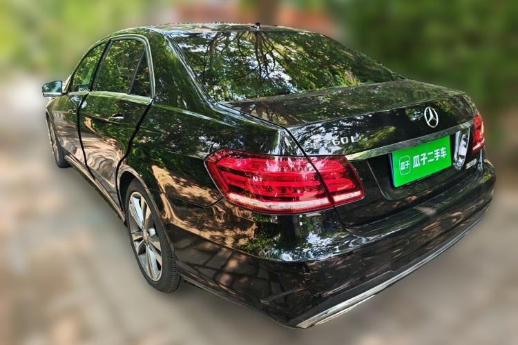 Used Mercedes-Benz E-Class 2015 E 260 L Sport & Fashion Model Rear Left 45 Deg