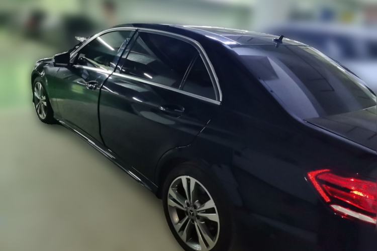 Used Mercedes-Benz E-Class 2015 E 260 L Sport & Fashion Model Rear Left 45 Deg
