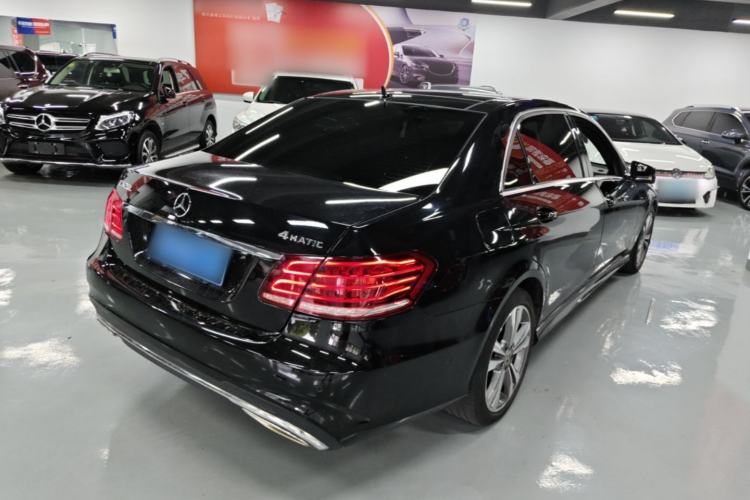 Used Mercedes-Benz E-Class 2015 E 260 L Sport & Fashion Model Rear Right 45 Deg