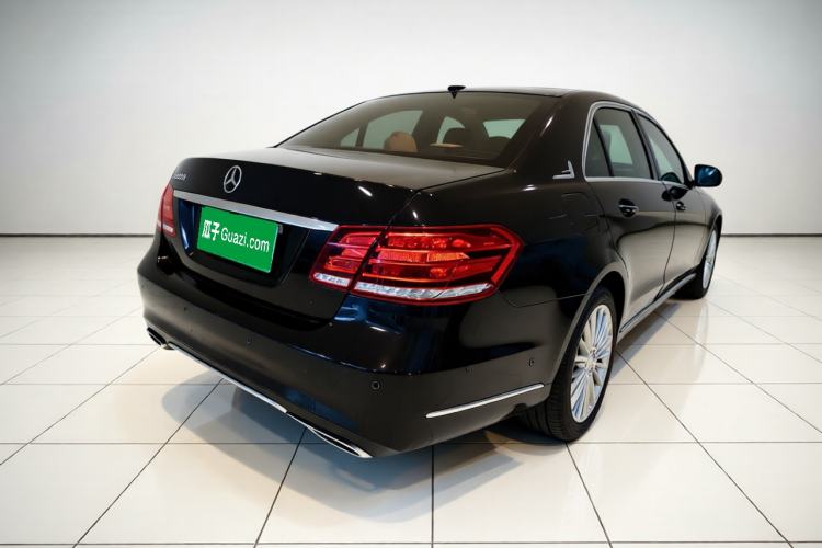 Used Mercedes-Benz E-Class 2015 E 200 L Rear Right 45 Deg