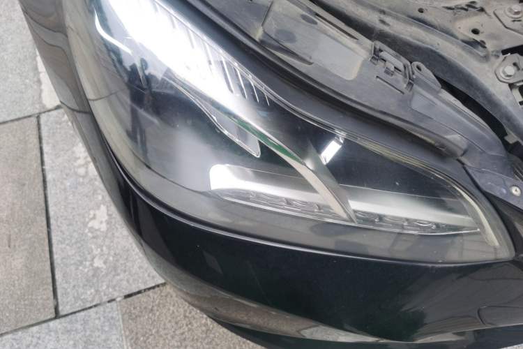 Used Mercedes-Benz E-Class 2015 E 260 L Right Front Headlight