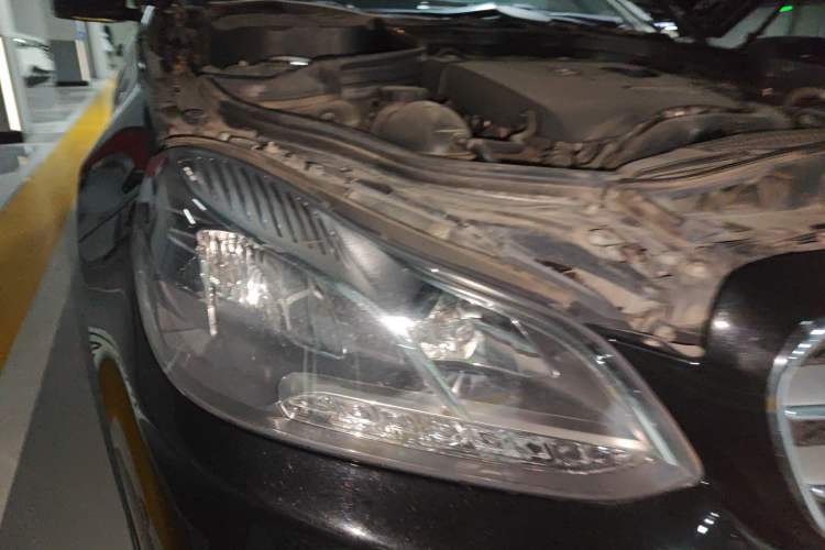 Used Mercedes-Benz E-Class 2015 E 260 L Sport Edition Right Front Headlight