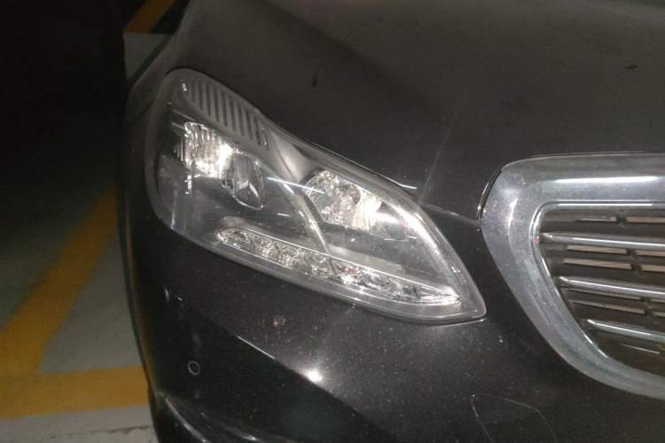Used Mercedes-Benz E-Class 2015 E 200 L Right Front Headlight