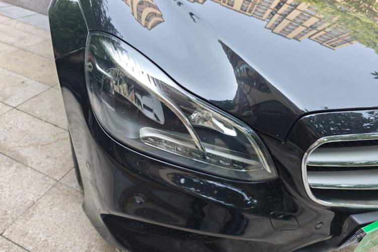 Used Mercedes-Benz E-Class 2015 Facelift E 200 L Sport Edition Right Front Headlight