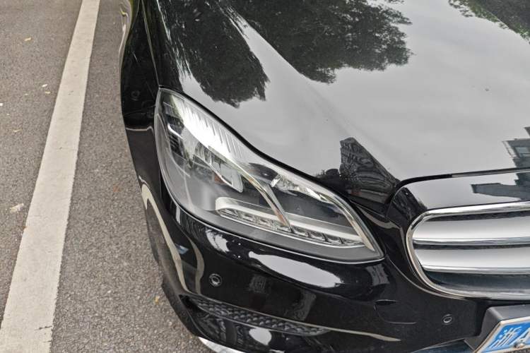Used Mercedes-Benz E-Class 2015 Restyled E 260 L Sport Edition Right Front Headlight