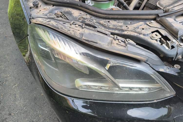 Used Mercedes-Benz E-Class 2015 Restyled E 260 L Sport Edition Right Front Headlight