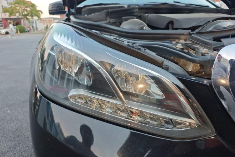 Used Mercedes-Benz E-Class 2015 E 200 L Right Front Headlight