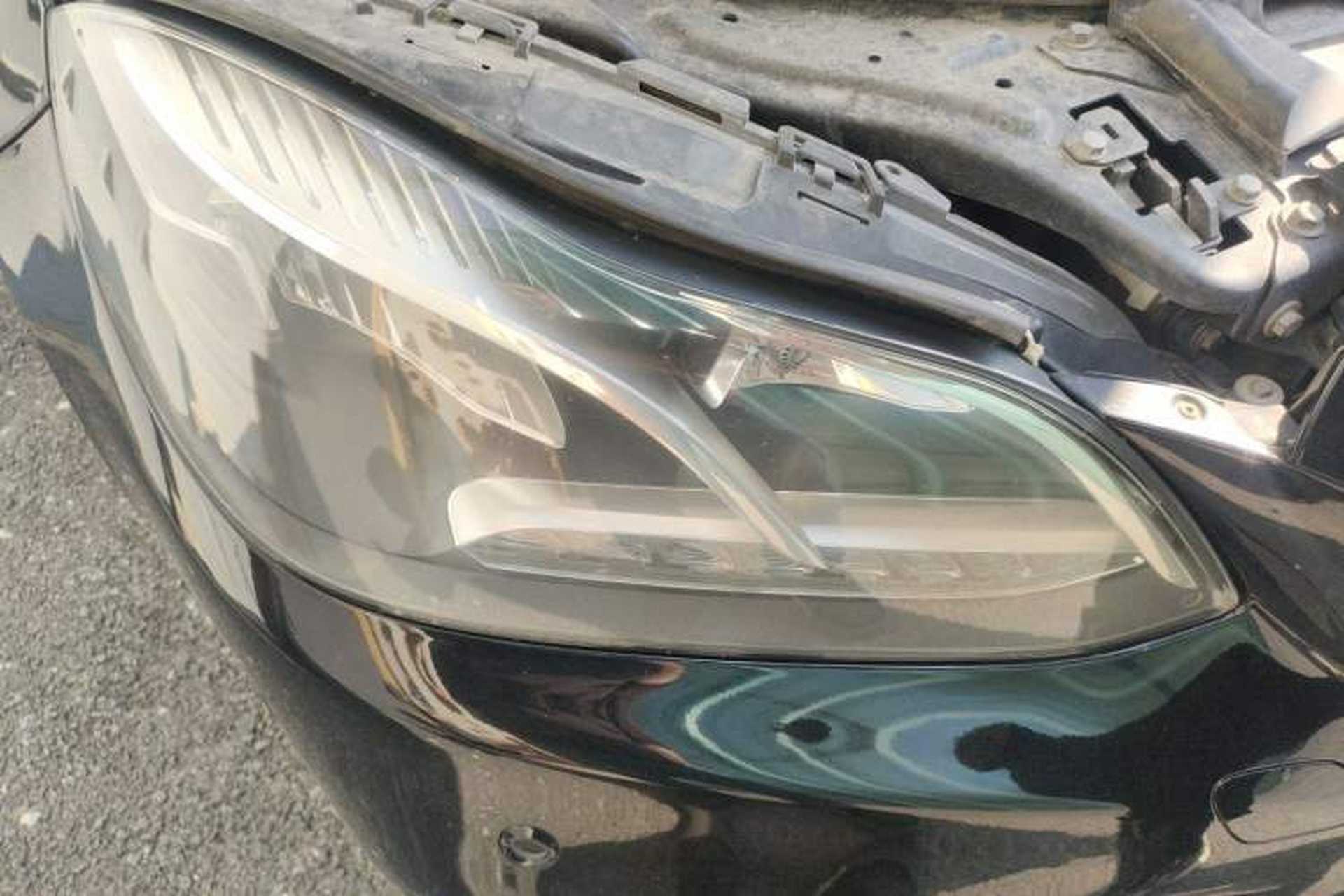 Used Mercedes-Benz E-Class 2015 E 260 L Sport & Fashion Model Right Front Headlight