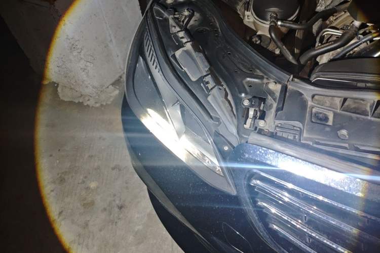 Used Mercedes-Benz E-Class 2015 E 260 L Right Front Headlight