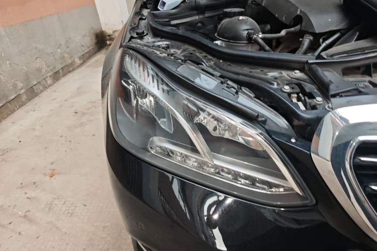 Used Mercedes-Benz E-Class 2015 E 260 L Right Front Headlight