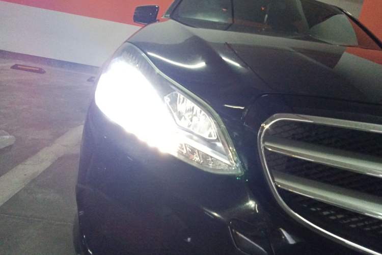 Used Mercedes-Benz E-Class 2015 E 200 L Sport Edition Right Front Headlight