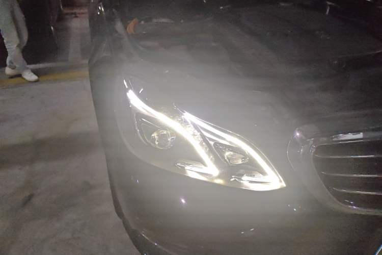Used Mercedes-Benz E-Class 2015 E 400 L Hybrid Right Front Headlight