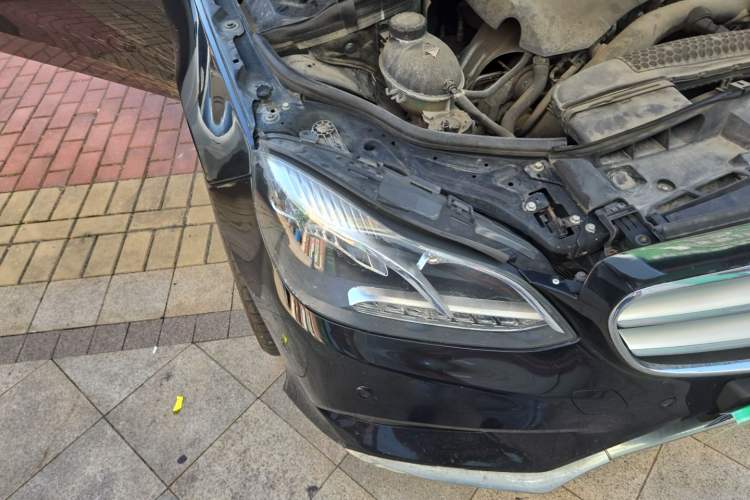 Used Mercedes-Benz E-Class 2015 E 260 L Sport Edition Right Front Headlight